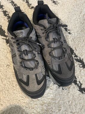 Dr. Scholl's Men's Gray and Black Athletic Sneakers